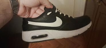 Muške patike Nike Air – crno‑bele - Model sa vidljivim Air jastukom u na lalafo.rs Muške patike Nike Air – crno‑bele - Model sa vidljivim Air jastukom u