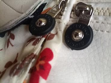 Kipling tašna original u odličnom stanju sa dosta pregrada,odlično na lalafo.rs — 10 Kipling tašna original u odličnom stanju sa dosta pregrada,odlično — 10