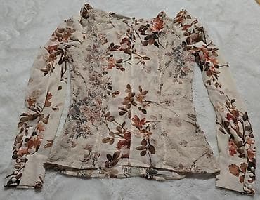 Elisabetta FRANCHI bluza svečana, kao košulja sa čipkom. Cvetni dezen na lalafo.rs — 5 Elisabetta FRANCHI bluza svečana, kao košulja sa čipkom. Cvetni dezen — 5