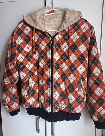 Topla zimska jakna s kapuljačom - Model: kratka jakna/duks jakna na na lalafo.rs Topla zimska jakna s kapuljačom - Model: kratka jakna/duks jakna na