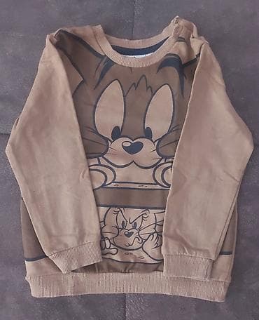 Paket odeće za dečaka (više komada): 1) Siva dukserica sa kapuljačom na lalafo.rs — 9 Paket odeće za dečaka (više komada): 1) Siva dukserica sa kapuljačom — 9