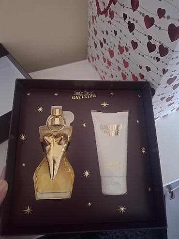 Jean Paul Gaultier Gaultier Divine – poklon set za žene Sadržaj seta na lalafo.rs Jean Paul Gaultier Gaultier Divine – poklon set za žene Sadržaj seta