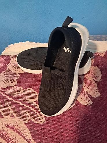 Patike zenske decije na navlacenje broj 33 na lalafo.rs — 2 Patike zenske decije na navlacenje broj 33 — 2