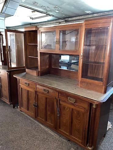 Furniture: Prodajem stilsku vitrinu od punog drveta sa detaljima od mesinga at lalafo.rs — 4 Furniture: Prodajem stilsku vitrinu od punog drveta sa detaljima od mesinga — 4
