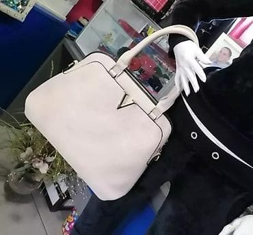 Valentino tašna
Nova
Prelepa at lalafo.rs — 1 Valentino tašna
Nova
Prelepa — 1