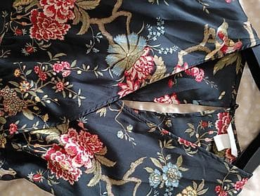 Elegantni kombinezon sa cvetnim dezenom, idealan za posebne prilike at lalafo.rs — 5 Elegantni kombinezon sa cvetnim dezenom, idealan za posebne prilike — 5