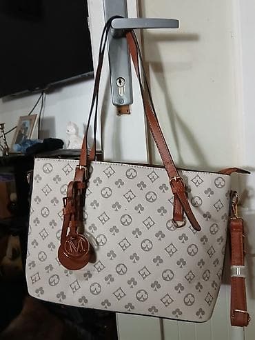 Ženska modna garderoba i aksesoari – više artikala: 1) Bež torba sa na lalafo.rs — 1 Ženska modna garderoba i aksesoari – više artikala: 1) Bež torba sa — 1