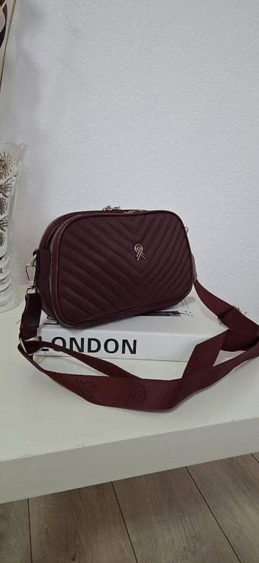 Torbe
Cena 3300 din
Dimenzije 24x16 na lalafo.rs — 3 Torbe
Cena 3300 din
Dimenzije 24x16 — 3