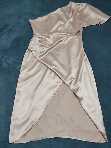 Elegantna svečana kombinacija: satenska haljina + salonke - Haljina u na lalafo.rs — 3 Elegantna svečana kombinacija: satenska haljina + salonke - Haljina u — 3