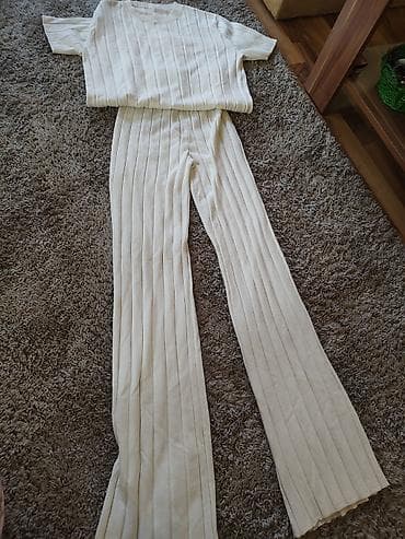 Dvoset ženske garderobe – pleteni komplet u bež/ekru boji - Gornji na lalafo.rs — 1 Dvoset ženske garderobe – pleteni komplet u bež/ekru boji - Gornji — 1