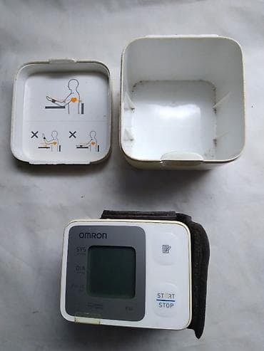 Omron aparat za merenje krvnog pritiska RS2slabije drzi cicak,ostalo na lalafo.rs Omron aparat za merenje krvnog pritiska RS2slabije drzi cicak,ostalo