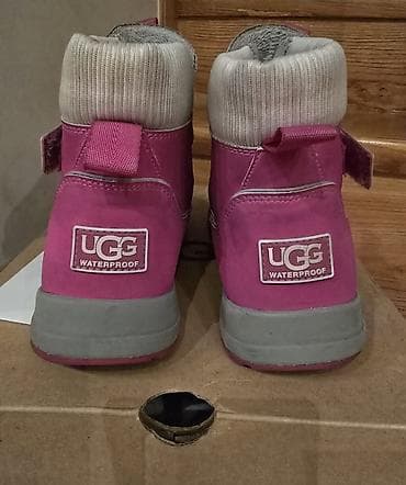 UGG vodootporne cizme 37 broj. Original, waterproof, zimske na lalafo.rs — 2 UGG vodootporne cizme 37 broj. Original, waterproof, zimske — 2