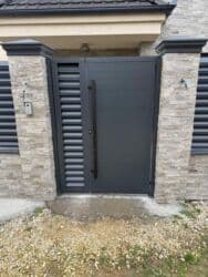 Aluminijumski ram na šraf za pešačku kapiju Spreman ram, samo izaberi na lalafo.rs Aluminijumski ram na šraf za pešačku kapiju Spreman ram, samo izaberi