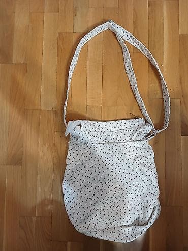 Converse All Star torba preko ramena - Model: platnena crossbody na lalafo.rs — 2 Converse All Star torba preko ramena - Model: platnena crossbody — 2