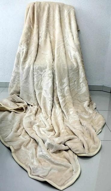 Luksuzna plišana deka/ćebe sa reljefnim floralnim dezenom - na lalafo.rs — 2 Luksuzna plišana deka/ćebe sa reljefnim floralnim dezenom - — 2