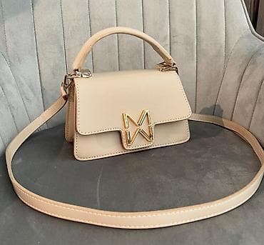 Ženska torbica sa poklopcem i metalnim M/W logom - Elegantan mini na lalafo.rs — 2 Ženska torbica sa poklopcem i metalnim M/W logom - Elegantan mini — 2