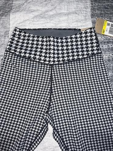 NIKE Dri-fit One Icon Clash Mid-rise 7/8 Printed Women's Leggings vel na lalafo.rs — 4 NIKE Dri-fit One Icon Clash Mid-rise 7/8 Printed Women's Leggings vel — 4