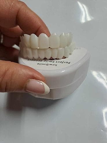 Snap on Smile navlake za zubeCena:2500din/par 1900din/Gornja ili na lalafo.rs Snap on Smile navlake za zubeCena:2500din/par 1900din/Gornja ili