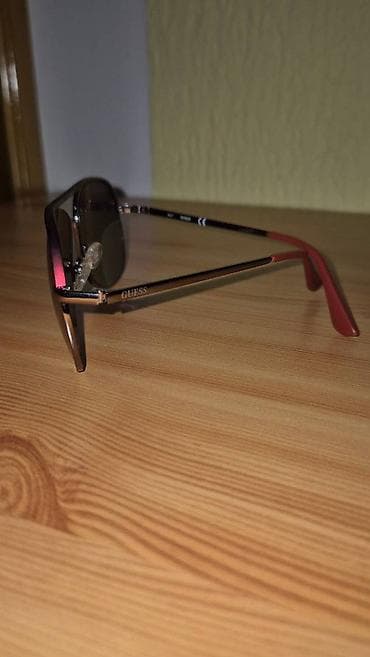 Guess Sunčane Naočare - Avijator Model Prodajem originalne Guess na lalafo.rs — 3 Guess Sunčane Naočare - Avijator Model Prodajem originalne Guess — 3