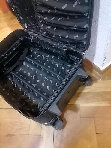 Kofer manji platneni crni na točkiće oko 55 /40 /20 ispravan. BILL na lalafo.rs — 9 Kofer manji platneni crni na točkiće oko 55 /40 /20 ispravan. BILL — 9