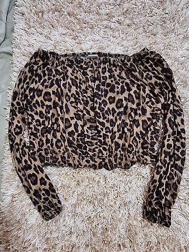 kom sa etiketom: H&M crop bluza sa leopard printom. - Veličina na etiketi: M; at lalafo.rs — 1 kom sa etiketom: H&M crop bluza sa leopard printom. - Veličina na etiketi: M; — 1