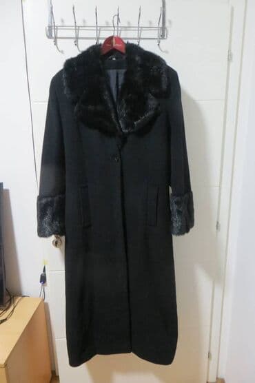 ZENSKI DUGI KAPUT SA PRAVIM KRZNOM br 46, bez mana greske kao na lalafo.rs ZENSKI DUGI KAPUT SA PRAVIM KRZNOM br 46, bez mana greske kao