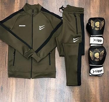 Veličine S
Cena 4490 din na lalafo.rs — 3 Veličine S
Cena 4490 din — 3