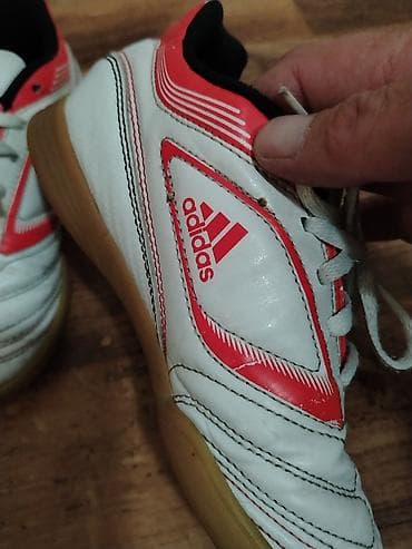 Adidas dečije patike za futsal/salu broj 33 - Model: Adidas indoor na lalafo.rs — 8 Adidas dečije patike za futsal/salu broj 33 - Model: Adidas indoor — 8