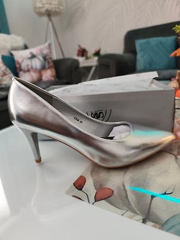 Elegantne damske salonke u srebrnoj boji. - Model: klasične špic na lalafo.rs — 1 Elegantne damske salonke u srebrnoj boji. - Model: klasične špic — 1