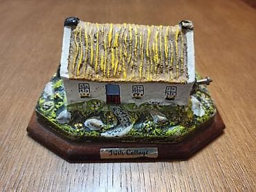 Ispravna muzička kutija - keramička kućica. Ako neko želi mogu da na lalafo.rs — 3 Ispravna muzička kutija - keramička kućica. Ako neko želi mogu da — 3