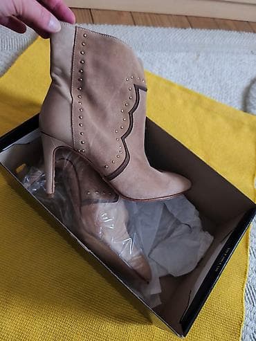 Ženske kožne čizmice na štiklu – Squirrel, broj 39 - Brend: Squirrel na lalafo.rs — 1 Ženske kožne čizmice na štiklu – Squirrel, broj 39 - Brend: Squirrel — 1