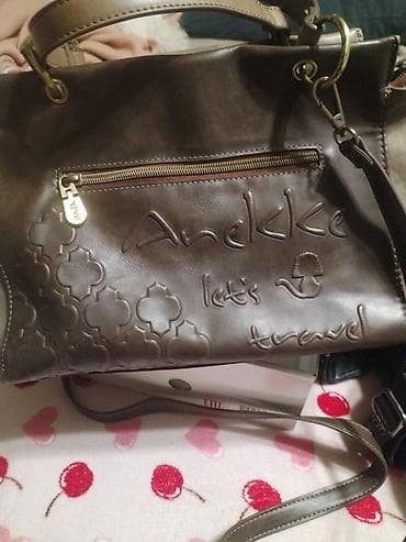 zenske original guess: Anekke torba – model sa putničkim motivima - Brend: Anekke - Dizajn na lalafo.rs — 4 zenske original guess: Anekke torba – model sa putničkim motivima - Brend: Anekke - Dizajn — 4