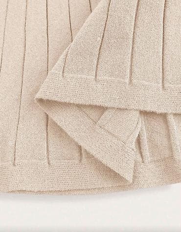dve suknje po: Damski pleteni komplet u bež boji – top i suknja. - Materijal at lalafo.rs — 5 dve suknje po: Damski pleteni komplet u bež boji – top i suknja. - Materijal — 5