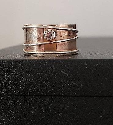 Seminalis prsten je izrađen po narudžbi u zlatari C'est moi. Rađen je na lalafo.rs — 2 Seminalis prsten je izrađen po narudžbi u zlatari C'est moi. Rađen je — 2