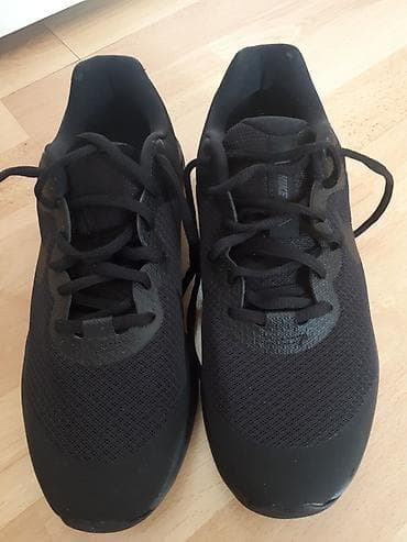 Patike Nike original. Samo jednom obuvene, tesne su mi zato ih na lalafo.rs — 1 Patike Nike original. Samo jednom obuvene, tesne su mi zato ih — 1