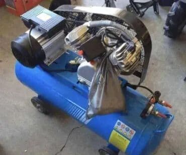 Air Compressors: NOVO! ! ! -Protok vazduha 500l/min -Snaga 3KW -Zapremina 200l at lalafo.rs — 2 Air Compressors: NOVO! ! ! -Protok vazduha 500l/min -Snaga 3KW -Zapremina 200l — 2