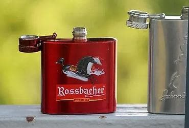 kom sa etiketom: Dve pljoske Rossbacher i Walker. Dve prekrasne pljoske Rossbacher i at lalafo.rs — 3 kom sa etiketom: Dve pljoske Rossbacher i Walker. Dve prekrasne pljoske Rossbacher i — 3