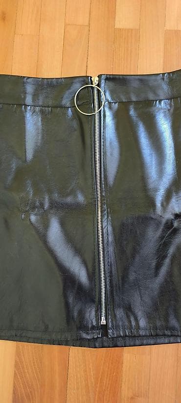 Suknja kao lakovana, veličina L odgovara i za M, odlična!!! na lalafo.rs — 2 Suknja kao lakovana, veličina L odgovara i za M, odlična!!! — 2