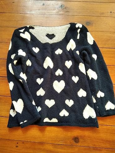 Dzemper vel. M u ok stanju-sa 2 lica na lalafo.rs Dzemper vel. M u ok stanju-sa 2 lica