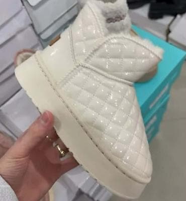 Uggs 40, color - White at lalafo.rs — 3 Uggs 40, color - White — 3