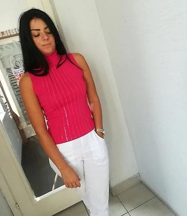 Predivna rolka bez rukava sa svetlucavim detaljima
Vel S at lalafo.rs — 3 Predivna rolka bez rukava sa svetlucavim detaljima
Vel S — 3