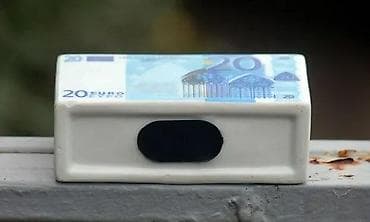 Vintage Štedna kasica 20 eura. Porculanska kasica kvadratnog oblika sa na lalafo.rs — 5 Vintage Štedna kasica 20 eura. Porculanska kasica kvadratnog oblika sa — 5