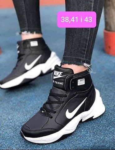 Rasprodaja
Dostupne veličine obeležene na slikama
Cena 3500 din na lalafo.rs — 1 Rasprodaja
Dostupne veličine obeležene na slikama
Cena 3500 din — 1