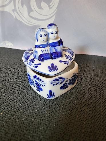 Satula nova vintaz delft holandski,rucno oslikana. Nova holandska na lalafo.rs — 1 Satula nova vintaz delft holandski,rucno oslikana. Nova holandska — 1