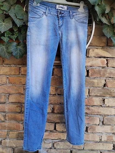 Farmerke – veličina M, super očuvane. Struk po 38 tegli do 42 - na lalafo.rs Farmerke – veličina M, super očuvane. Struk po 38 tegli do 42 -