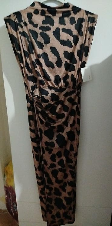 Haljina sa leopard printom, duga, mekog i rastegljivog materijala. - na lalafo.rs — 1 Haljina sa leopard printom, duga, mekog i rastegljivog materijala. - — 1