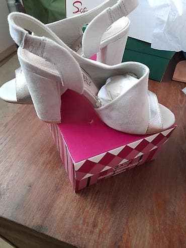 Sandale,upotrebljene bukvalno jednom, broj 38. Stikla oko 8-9cm, boja at lalafo.rs — 3 Sandale,upotrebljene bukvalno jednom, broj 38. Stikla oko 8-9cm, boja — 3