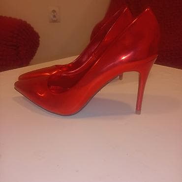 Crvene salonke sa visokom štiklom – sjajni, metalik finiš - Model na lalafo.rs — 3 Crvene salonke sa visokom štiklom – sjajni, metalik finiš - Model — 3