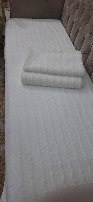 Flekeri 200x80 150x80 80x80 3700din na lalafo.rs — 2 Flekeri 200x80 150x80 80x80 3700din — 2