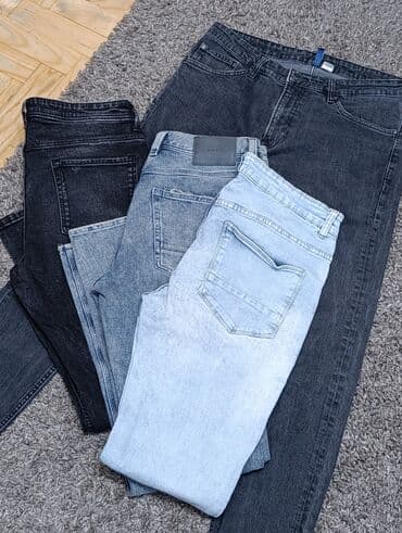 Četiri para muških farmerica veličina 32 za samo 1300 din na lalafo.rs Četiri para muških farmerica veličina 32 za samo 1300 din